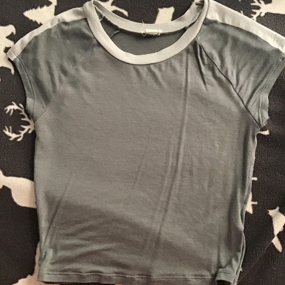 Garage contrast crop top